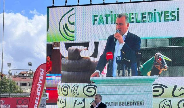Gençlik ve Spor Bakanı Osman Aşkın Bak İstanbul’da temel atma törenine katıldı