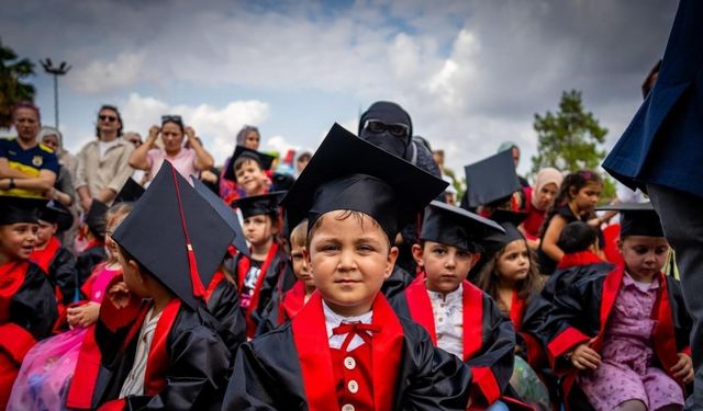 Lokomotif Çocuk Köyü’nde mezuniyet heyecanı