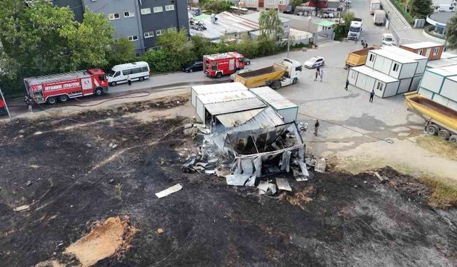 Sancaktepe’de otluk alandaki yangın inşaat alanına sıçradı