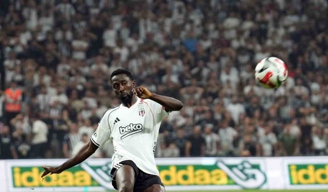 Trendyol Süper Lig: Beşiktaş: 1 - Eyüpspor: 1 (İlk yarı)