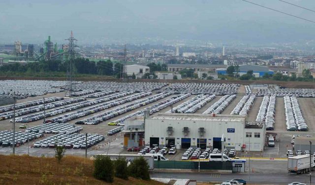 Yağmur bekleyen vatandaşa "ses bombası" şoku
