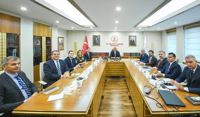 Bakan Ersoy duyurdu: Spotify, Türkiye'de ofis açıyor!