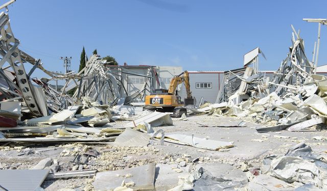 Nilüfer'de Kaçak Yapı Yıkıldı