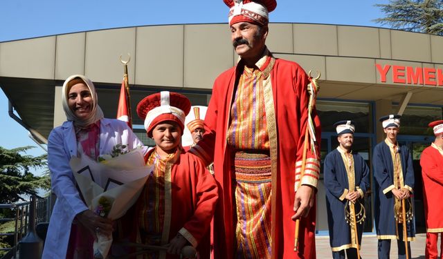 Bursa'da hastalar mehter takımı ile moral buldu