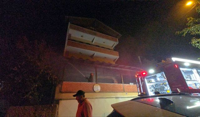 Mudanya'da üç katlı binada korkutan yangın