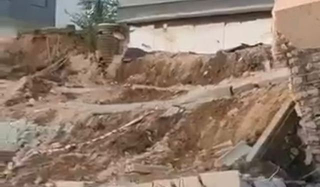 Nilüfer'de yeni sitenin istinat duvarı böyle çöktü!