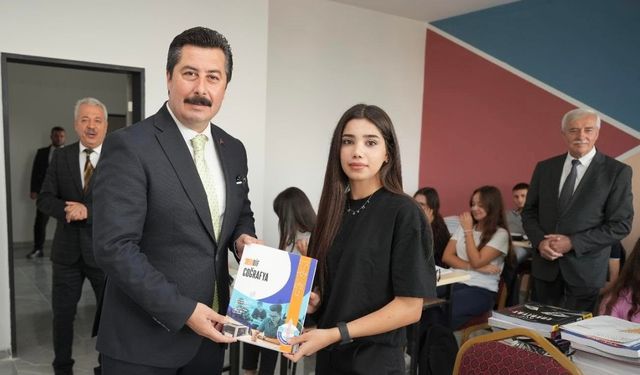 Yenişehir’de gençlere üniversite yolunda destek