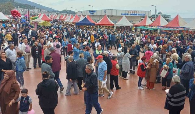 2. Çınarcık Hamsi Festivali’nde 4 ton balık ikram edildi