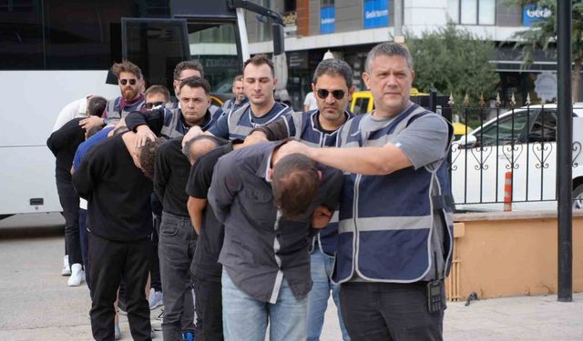 Edirne’de şehit ailesini dolandıran 11 şüpheli hâkim karşısında