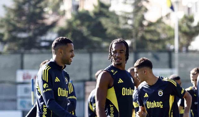 Fenerbahçe, Alanyaspor maçı öncesi kampa girdi