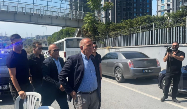 İl Başkanlığı'na giden Gürsel Tekin, 5 dakikada apar topar ayrıldı!