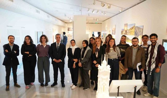 Beyoğlu’nda "Kuşbakışı Filistin" Sergisi’ne özel tur düzenlendi