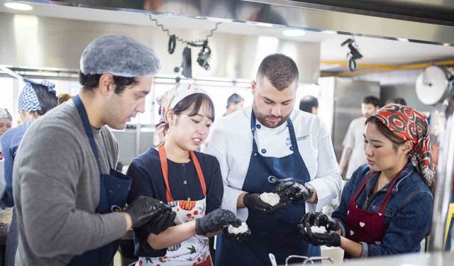 Japon öğrencilere Türk mutfağı dersi