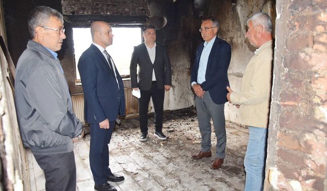 Kaymakam Nebioğlu, evi yanan aileyi ziyaret etti