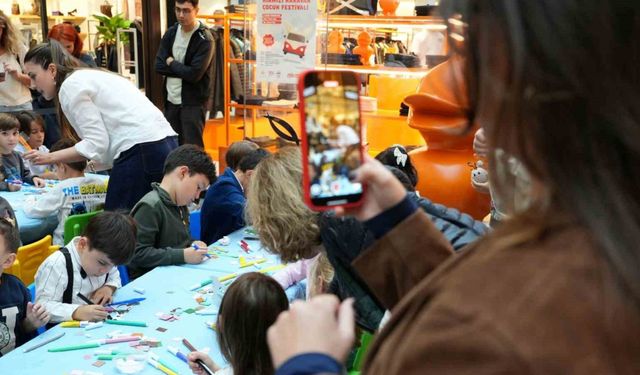 Kırmızı Karavan’ın ev sahipliği yaptığı Çocuk Festivali gerçekleşti