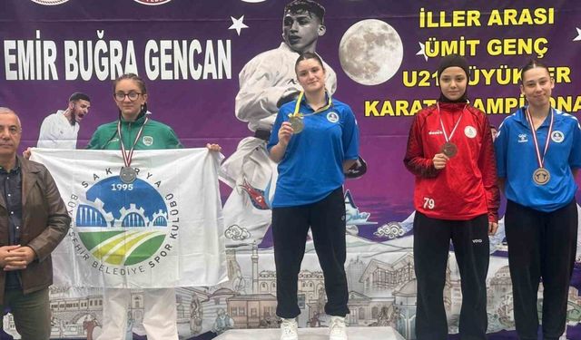 Körfezli karateciler Bursa’dan madalyayla döndü