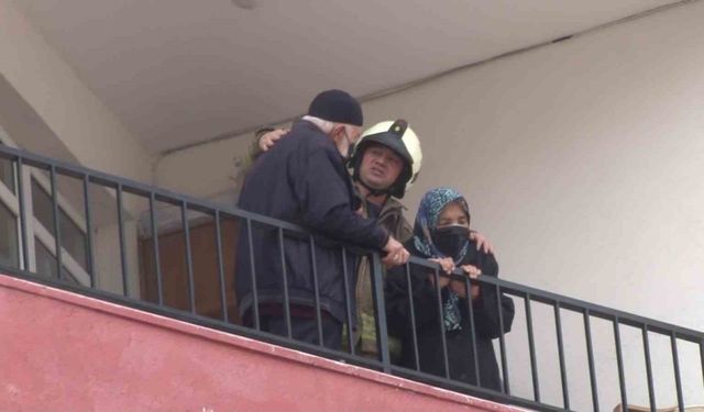 Ümraniye’de korkutan yangın: Mahsur kalan iki yaşlı çift kurtarıldı