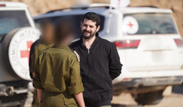 İsrail ve Hamas arasında esir takası başladı