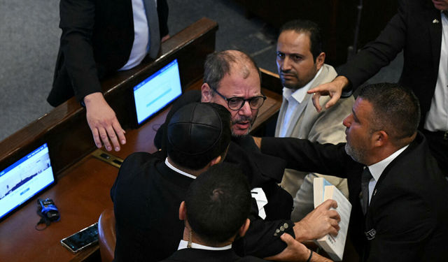 Trump, Knestte protesto edildi