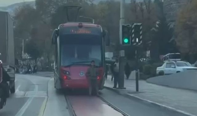 Bursa'da tehlikeli yolculuk kamerada!