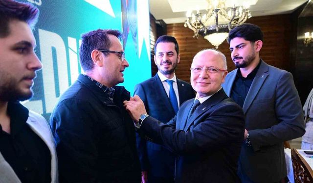 AK Parti Bursa’ya rekor yeni üye katılımı