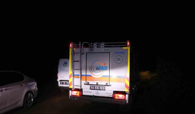 Araç yanında tüfek ve kan izleri, cesedi ise 150 metre aşağıda bulundu