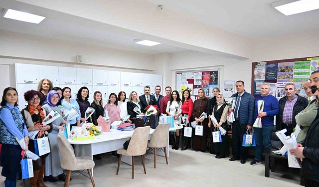 Başkan Yılmaz: "Öğretmenler, bizim kahramanlarımızdır"