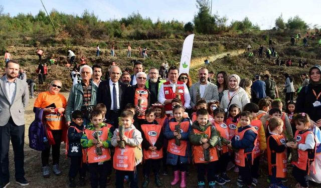 Bursa’da kitaplardan yeşerecek ormana ilk tohumlar  bırakıldı