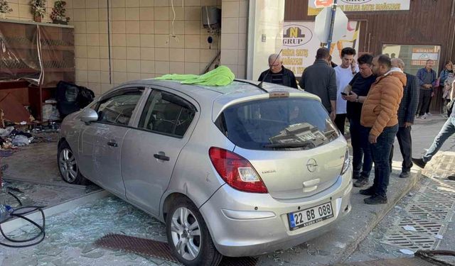 Edirne’de otomobil fırına girdi: 4 yaralı