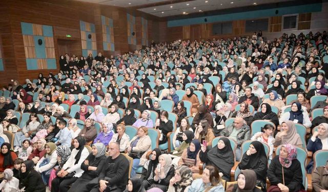 Esenyurt’ta "Zor Zamanlarda Aile Olabilmek" Söyleşisi yoğun ilgi gördü