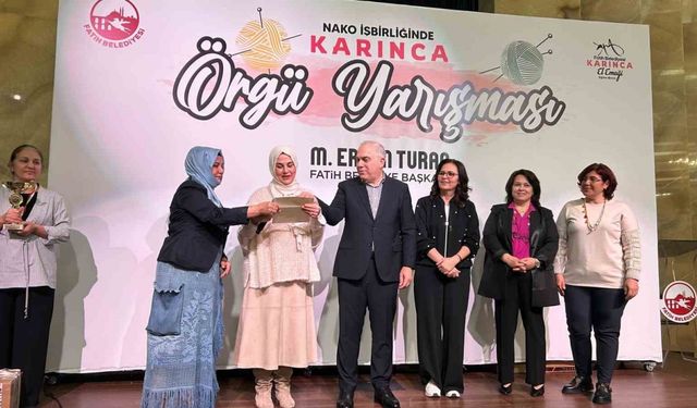 Fatih’te Örgü Festivali’nde dereceye giren yarışmacılar ödüllerini aldı