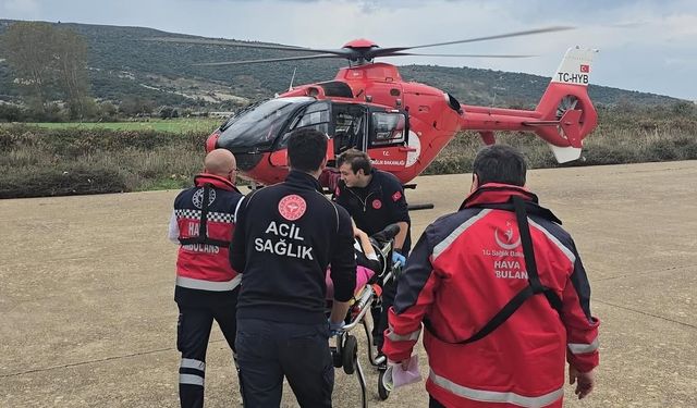 Gökçeada’da rahatsızlanan iki hasta helikopter ambulansla Çanakkale’ye sevk edildi