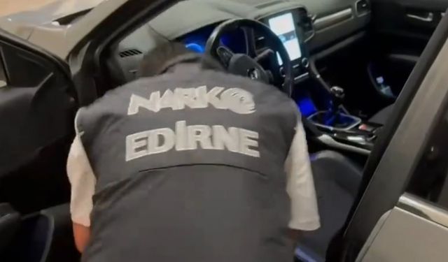 Kapıkule’de aracın gizli bölmelerinden 23 kilo 820 gram skunk çıktı