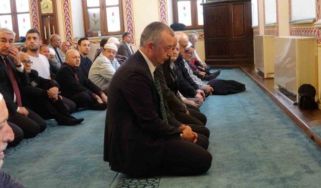Kocaeli Valisi Aktaş, Atatürk’ün ölümünün 87. yılı için okutulan mevlide katıldı