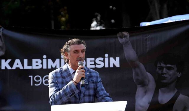 Naim Süleymanoğlu kabri başında anıldı