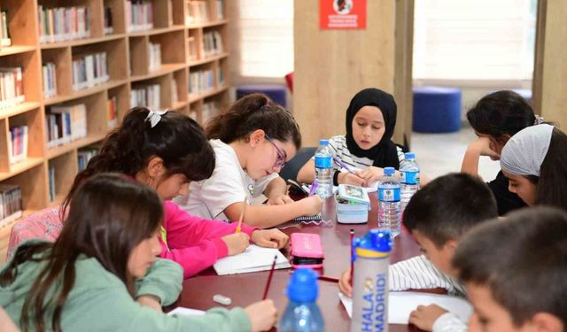 Osmangazi’de çocuklar hayallerini kağıda döküyor