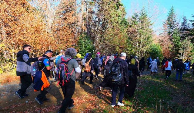Pamukova’da sonbaharın renkleriyle 14 kilometrelik yürüyüş