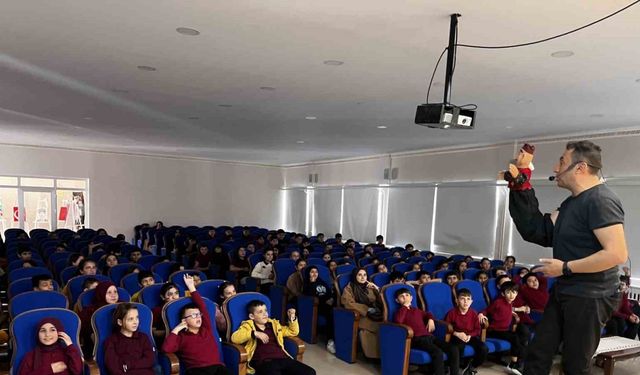 Taraklı’da ‘Çok Bilmiş İbiş’ gösterisi büyük ilgi gördü