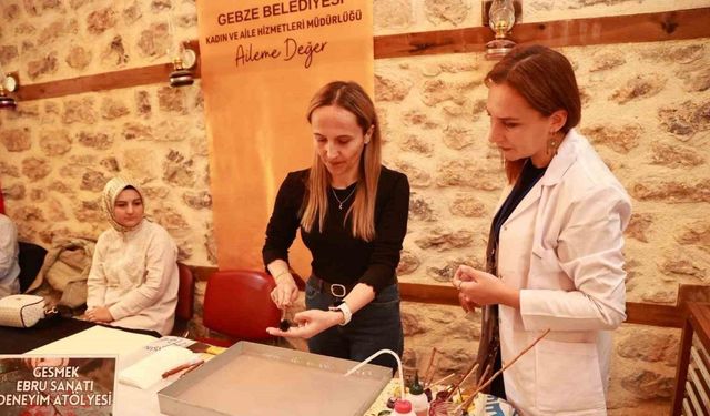 Tarihi mekanda "ebru" etkinliği