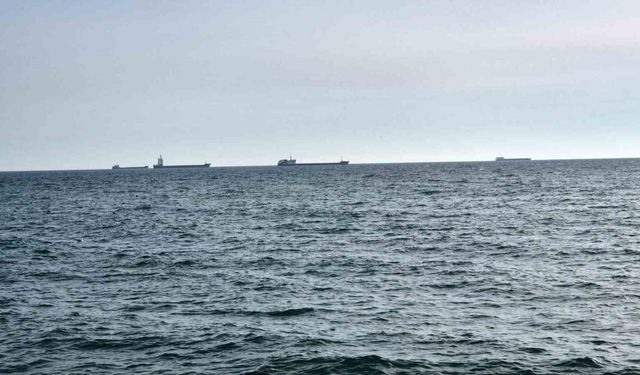 Tekirdağ’da lodos fırtınası balıkçıları limana döndürdü