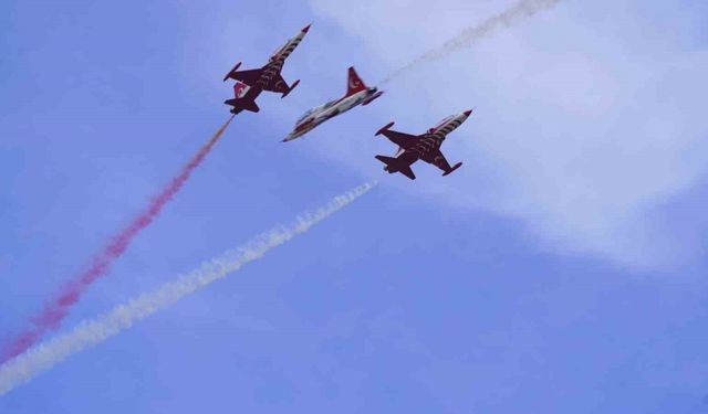 Türk Yıldızlarından Çorlu’da muhteşem gösteri