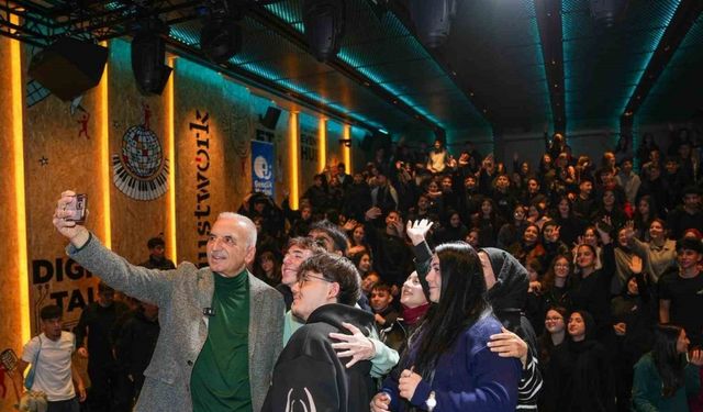 Ümraniye’de "Motivasyon Buluşmaları" gençlerle yeni sezona başladı