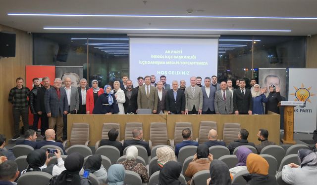 AK Parti gövde gösterisi yaptı