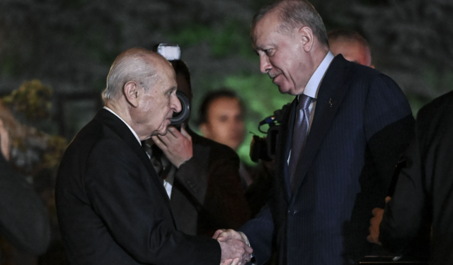 Cumhurbaşkanı Erdoğan ile Bahçeli görüştü! MHP liderinden kapıda karşılama