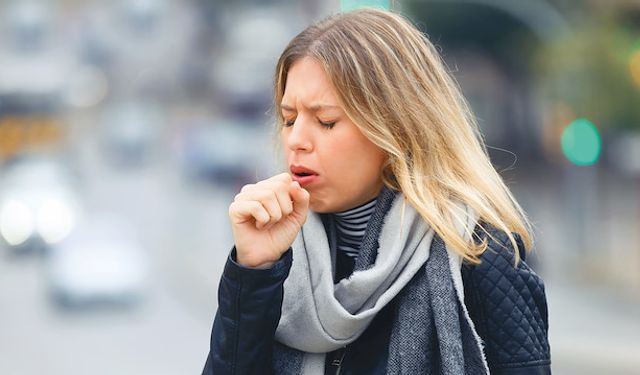 Geçmeyen öksürük akciğer alarmı olabilir!