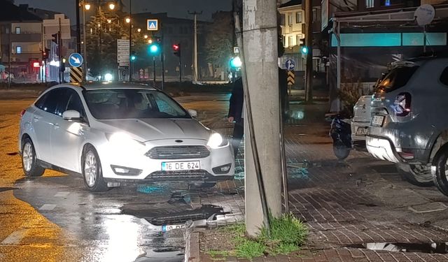 Otomobil ile çarpıştı  Gözünü hastanede açtı