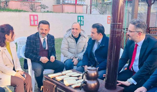 Bilecik'te huzurevinde 'Salçalı ekmek' etkinliği