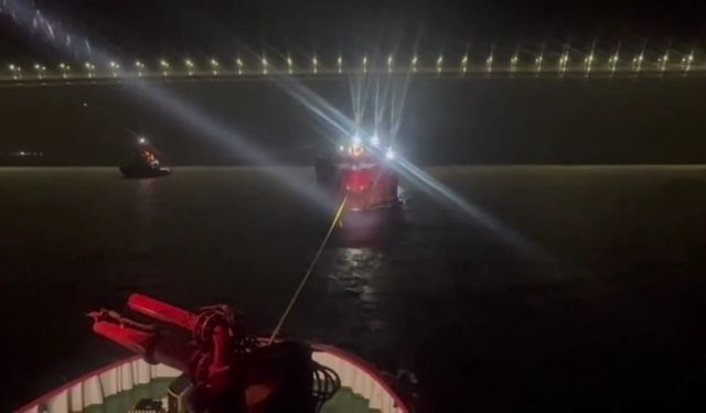 Çanakkale Boğazı'ndan geçen genel kargo gemisi makine arızası yaptı