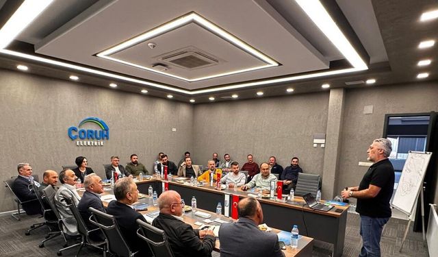 Çoruh EDAŞ’tan ilçe yöneticilerine etkili iletişim ve beden dili eğitimi