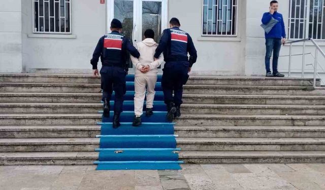 Edirne’de 9 yıl kesinleşmiş hapis cezasıyla aranan firari hükümlü tutuklandı